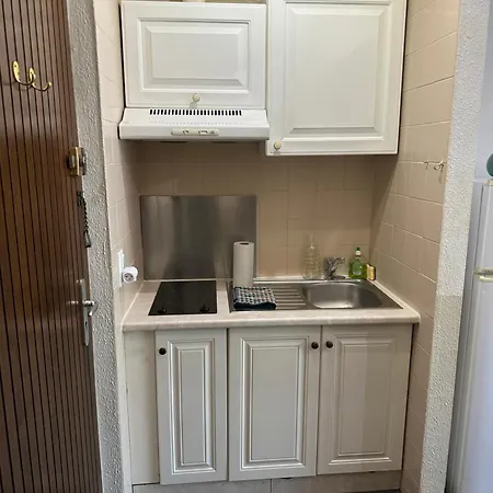 La Petite Maison De Titi Apartment
