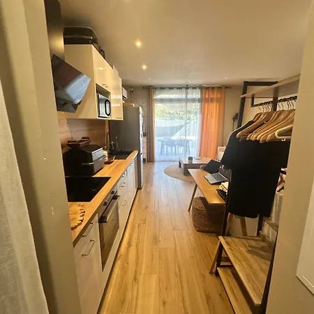 La Petite Maison De Titi Apartment