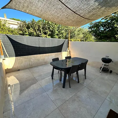 Apartment La Petite Maison De Titi *